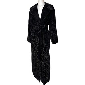 Vintage 90’s Queen Anne’s Lace x Eileen West Black Velvet Abstract Robe Size M